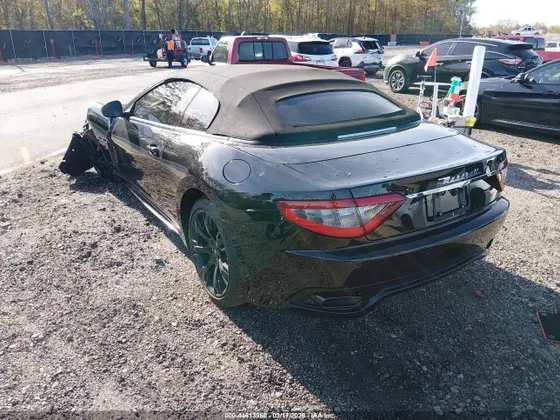 2016 Maserati GranTurismo Convertible Sport