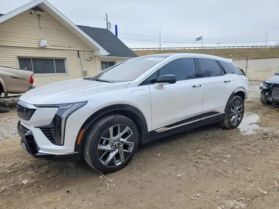 2025 Cadillac OPTIQ Luxury
