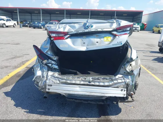 2021 Toyota Camry Hybrid LE