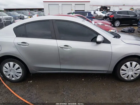 2013 Mazda Mazda3 i Sport