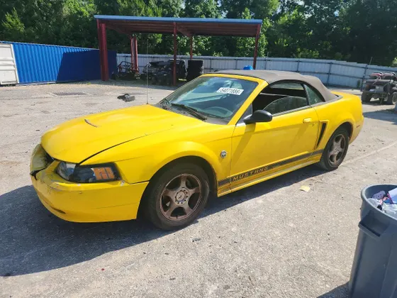 2004 Ford Mustang Deluxe