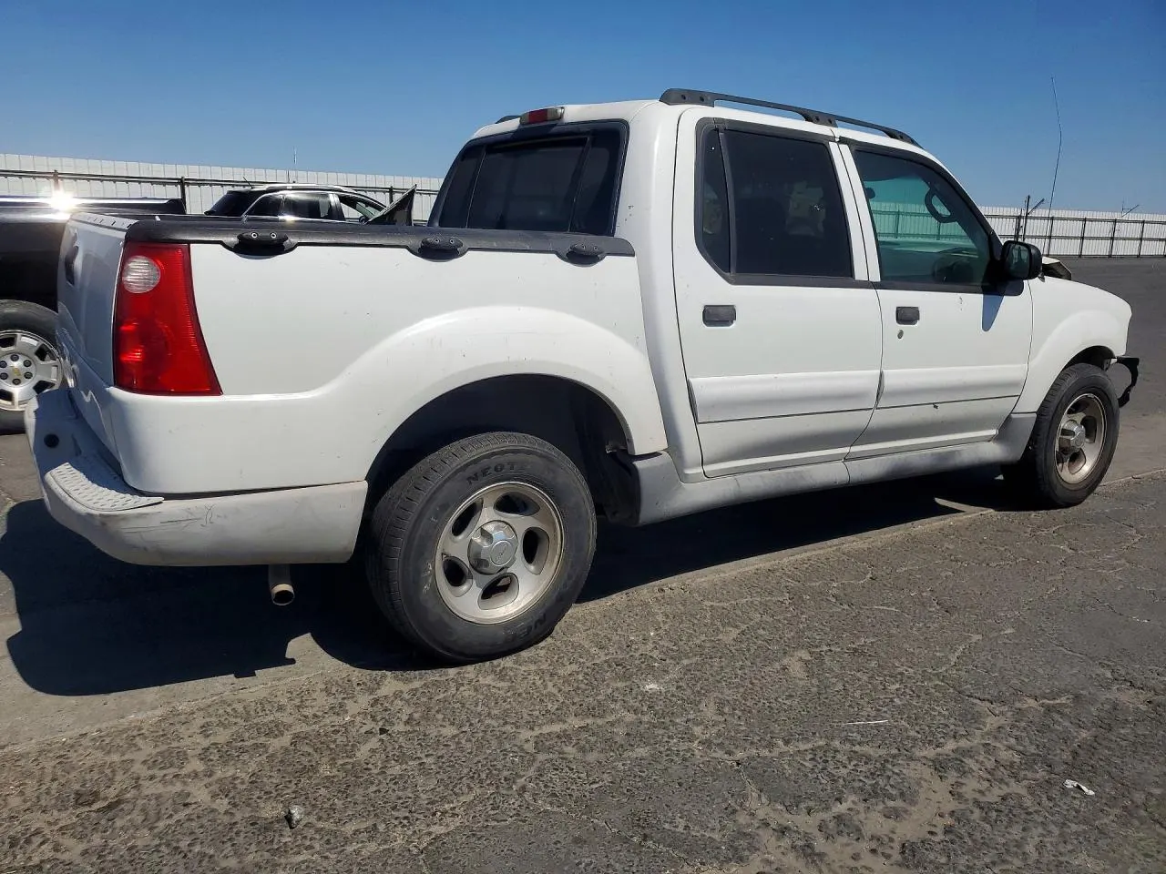 2004 Ford Explorer Sport Trac XLS