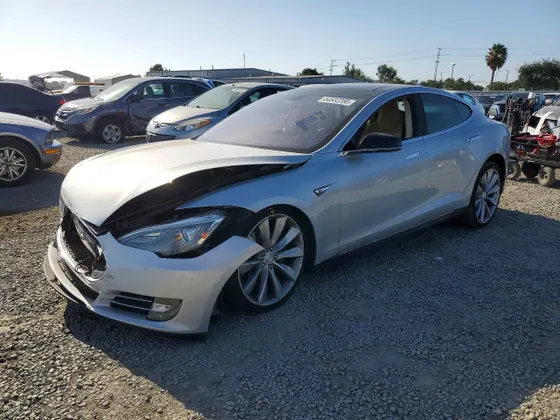 2013 Tesla Model S Performance