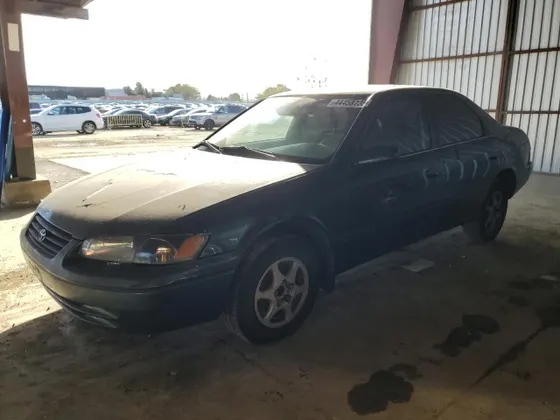 1988 Toyota Camry LE