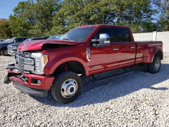 2017 Ford Super Duty F-350 DRW Lariat
