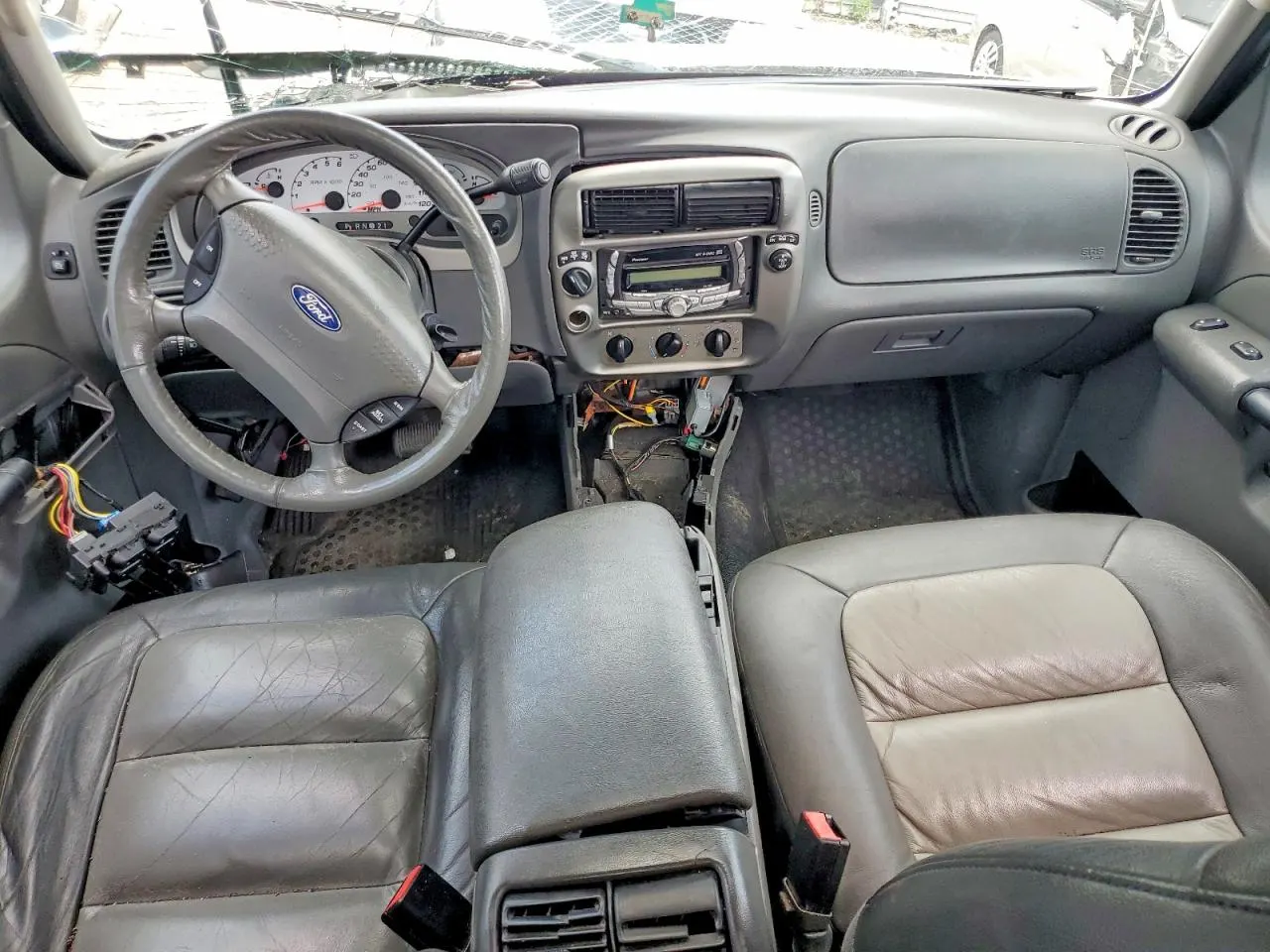 2005 Ford Explorer Sport Trac XLS