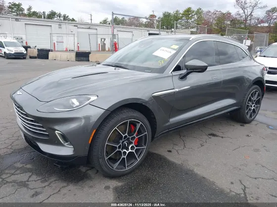 2021 Aston Martin DBX