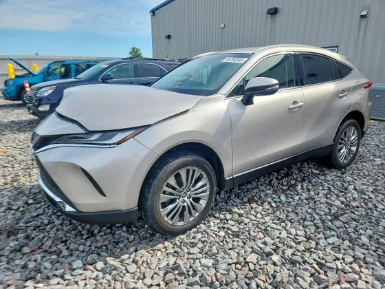 2022 Toyota Venza LE