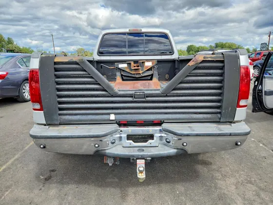 2006 Ford Super Duty F-350 DRW XL