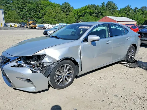 2016 Lexus ES 300h Hybrid