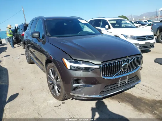 2022 Volvo XC60 Recharge Plug-In Hybrid Inscription Expression
