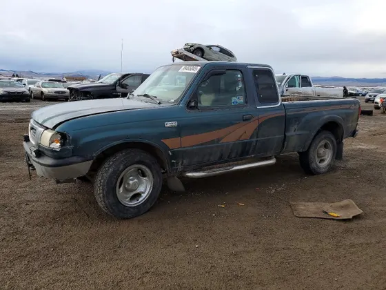 1998 Mazda B-Series 4WD Truck SE