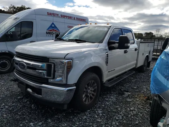 2019 Ford F-350 SUPER DUTY