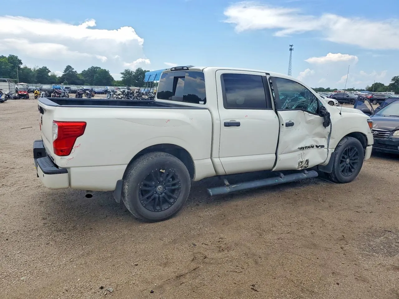 2018 Nissan Titan SL