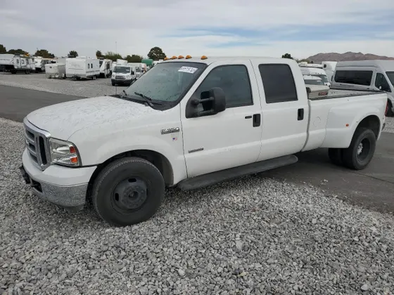 2007 Ford Super Duty F-350 DRW XL