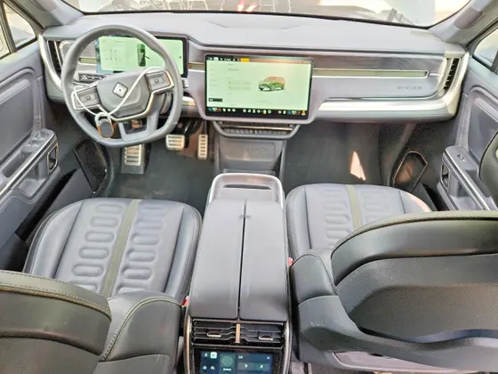 2024 Rivian R1S Adventure