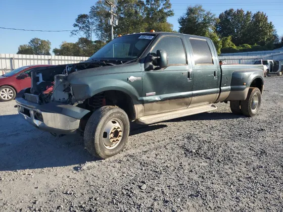 2006 Ford Super Duty F-350 DRW XL