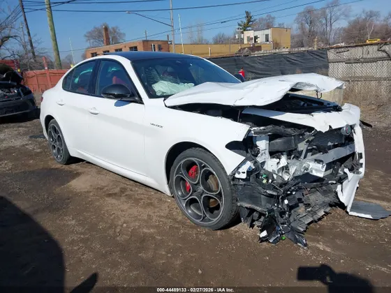 2023 Alfa Romeo Giulia Veloce