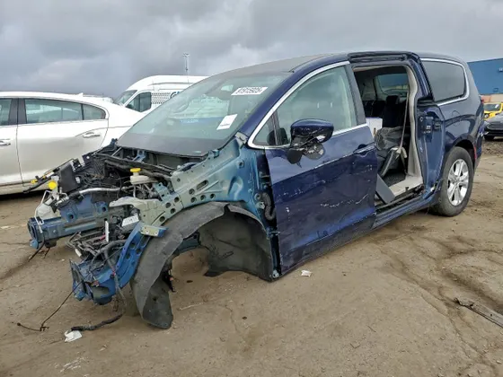 2020 Chrysler Voyager LXI