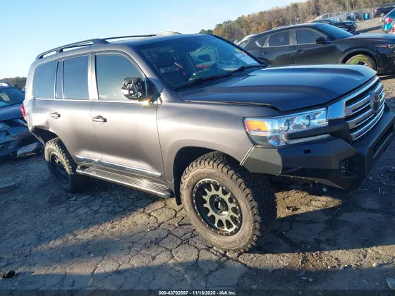 2018 Toyota Land Cruiser V8