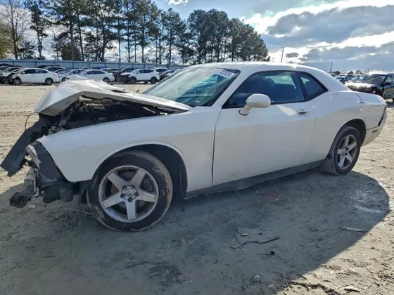 2010 Dodge Challenger SE