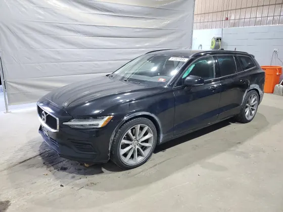 2019 Volvo V60 T6 MOMENTUM