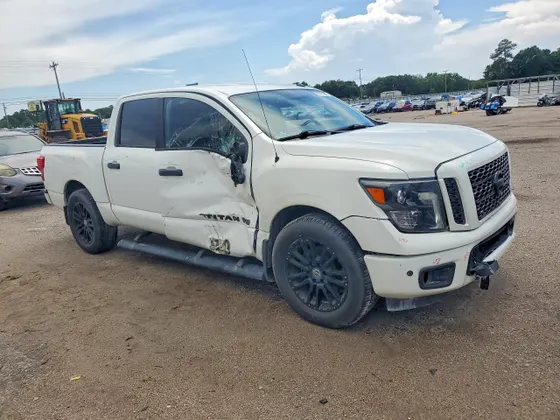 2018 Nissan Titan SL