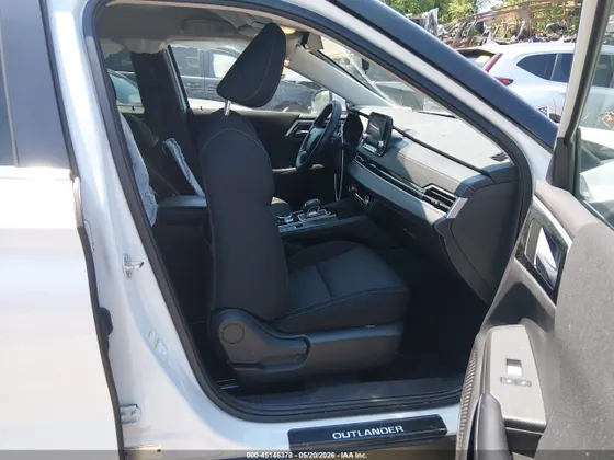 2022 Mitsubishi Outlander ES