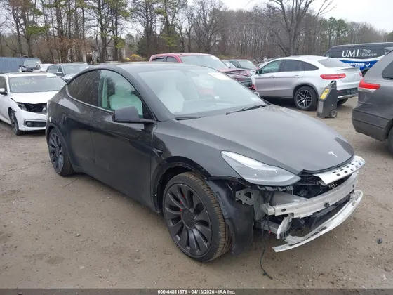 2023 Tesla Model Y Performance