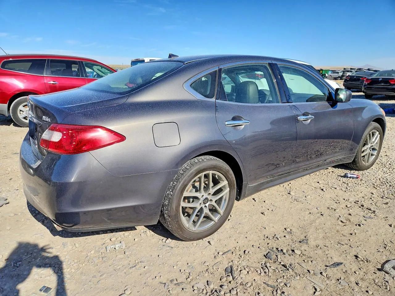 2011 INFINITI M56