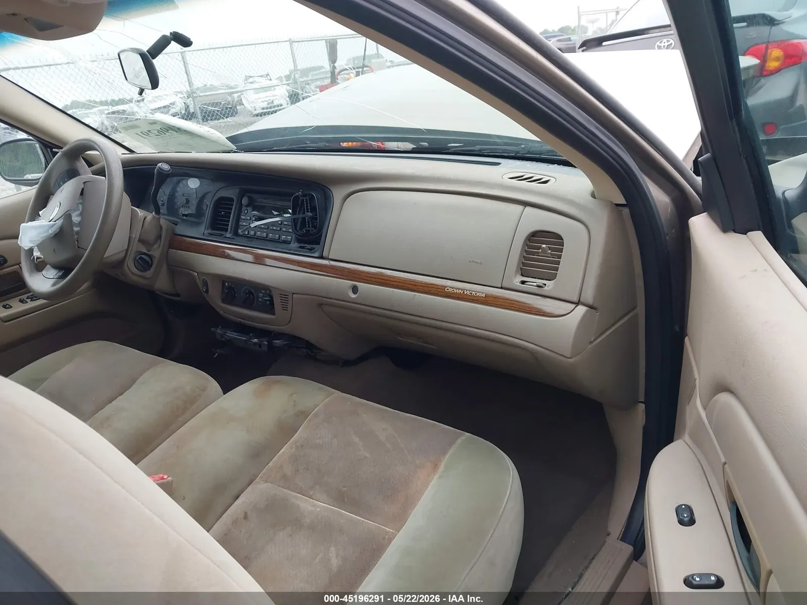 2005 Ford Crown Victoria LX