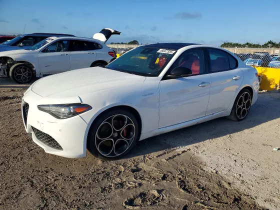 2023 Alfa Romeo Giulia Veloce