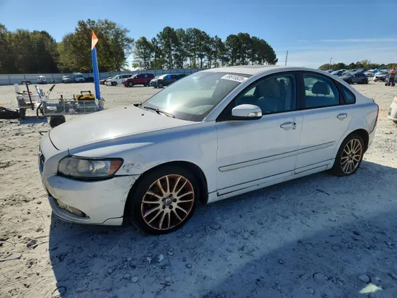 2010 Volvo S40