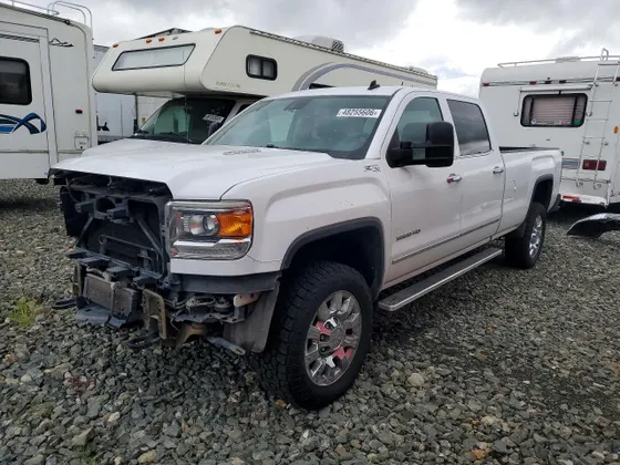 2015 GMC Sierra 3500HD available WiFi SLT