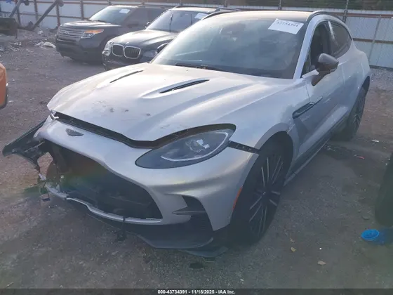 2023 Aston Martin DBX 707