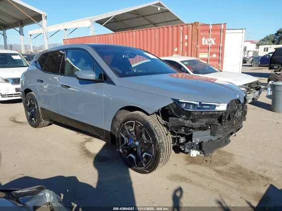 2024 BMW iX xDrive50
