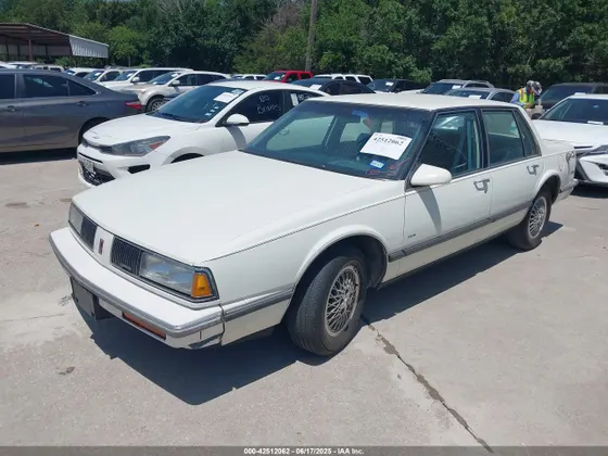 1989 Oldsmobile Delta 88 ROYALE