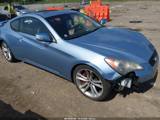 2010 Hyundai Genesis Coupe Grand Touring w/Nav