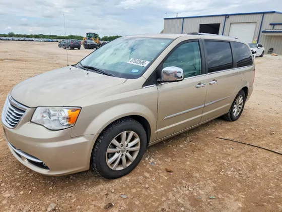 2016 Chrysler Town & Country Limited Platinum