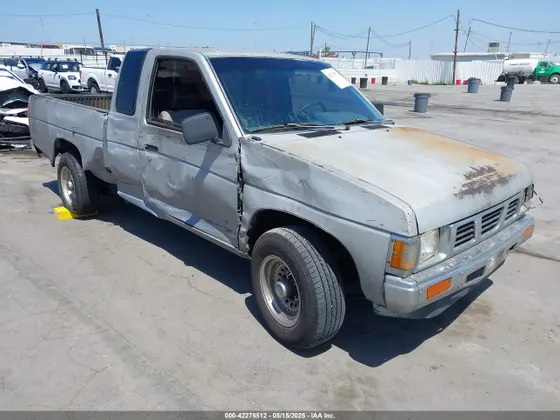 1988 Nissan Hardbody King Cab 2WD KING CAB