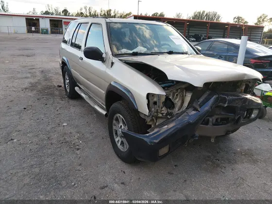 2000 Nissan Pathfinder XE