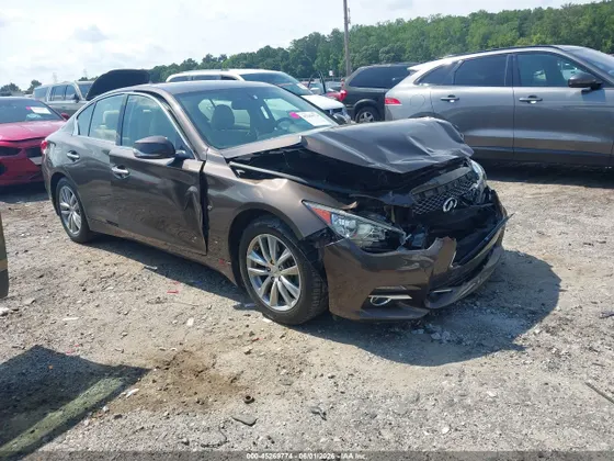 2015 INFINITI Q50 Premium