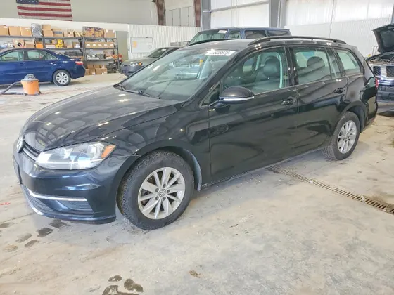 2018 Volkswagen Golf SportWagen S