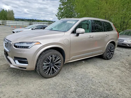 2023 Volvo XC90 Recharge Plug-In Hybrid Plus Bright Theme
