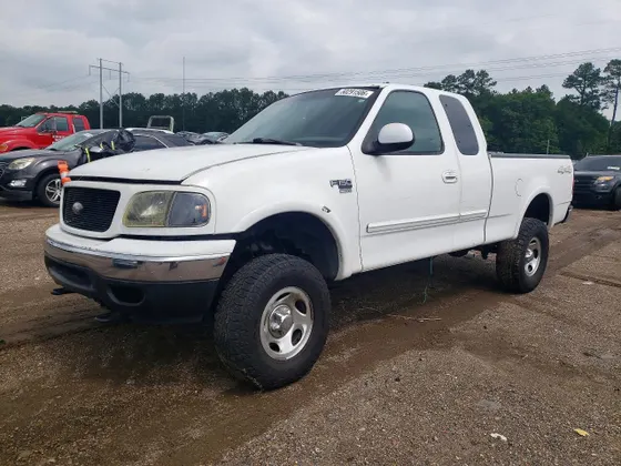 1999 Ford F-150 XL