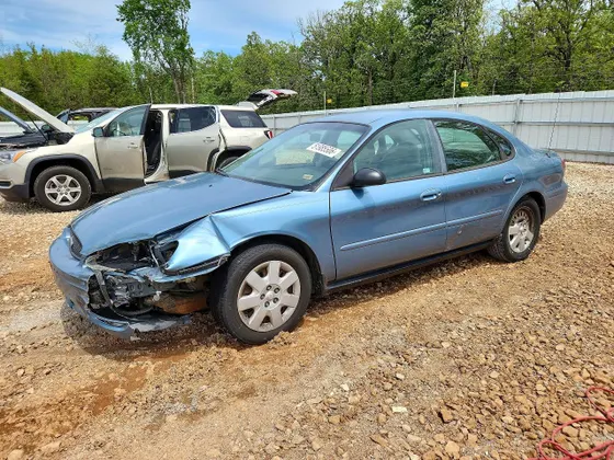 2005 Ford Taurus SE