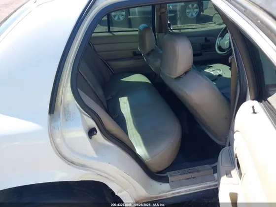2010 Ford Crown Victoria LX