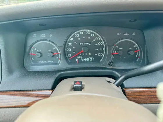 2001 Ford Crown Victoria LX