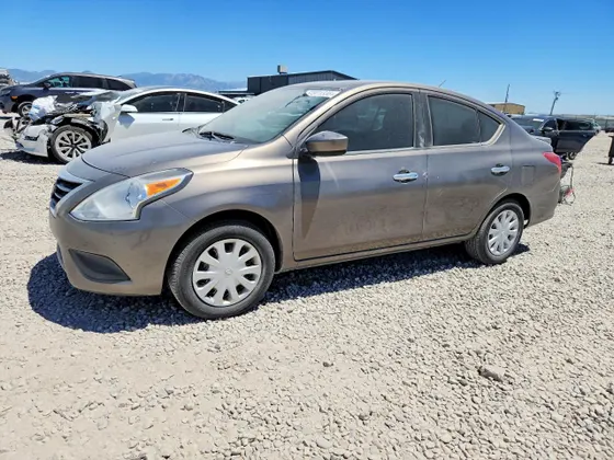 2017 Nissan Versa Sedan SV