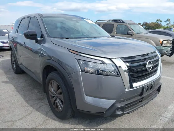 2024 Nissan Pathfinder S